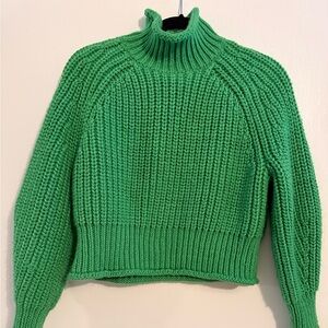 H&M Poly/Wool Roll Necked Cropped Green Sweater